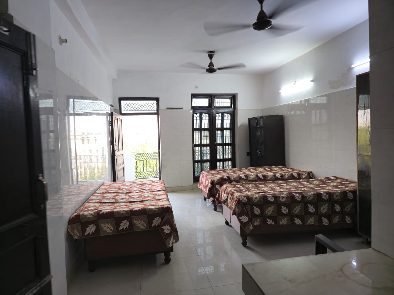 Sai Kunj PG | Best PG Near Sec-62, Noida